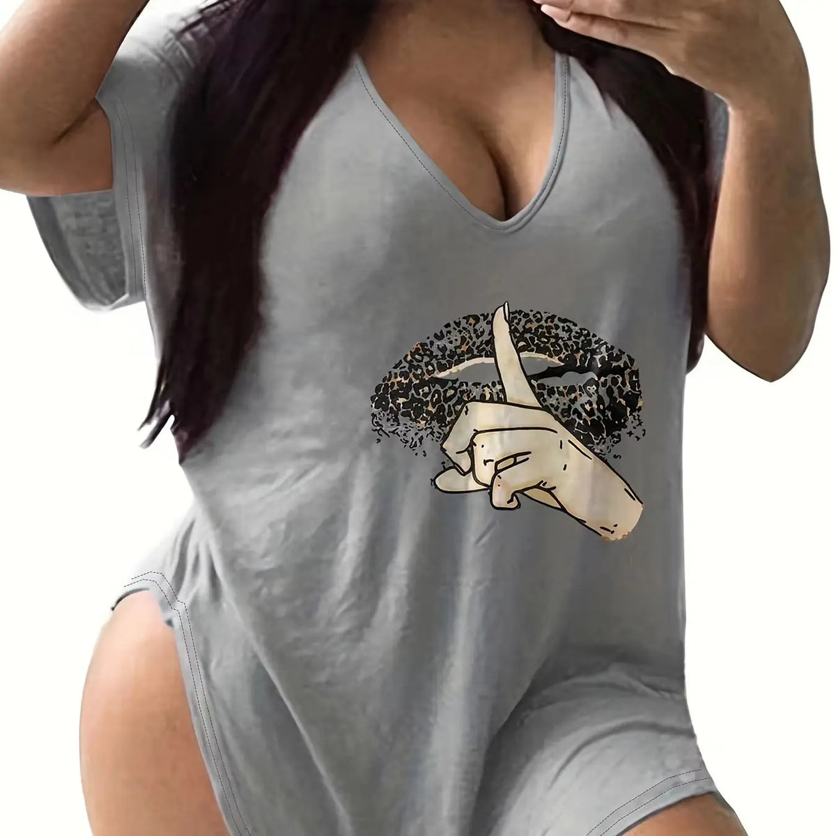 Casual Women's Leopard Lips Graphic V Neck Short Sleeve Tee